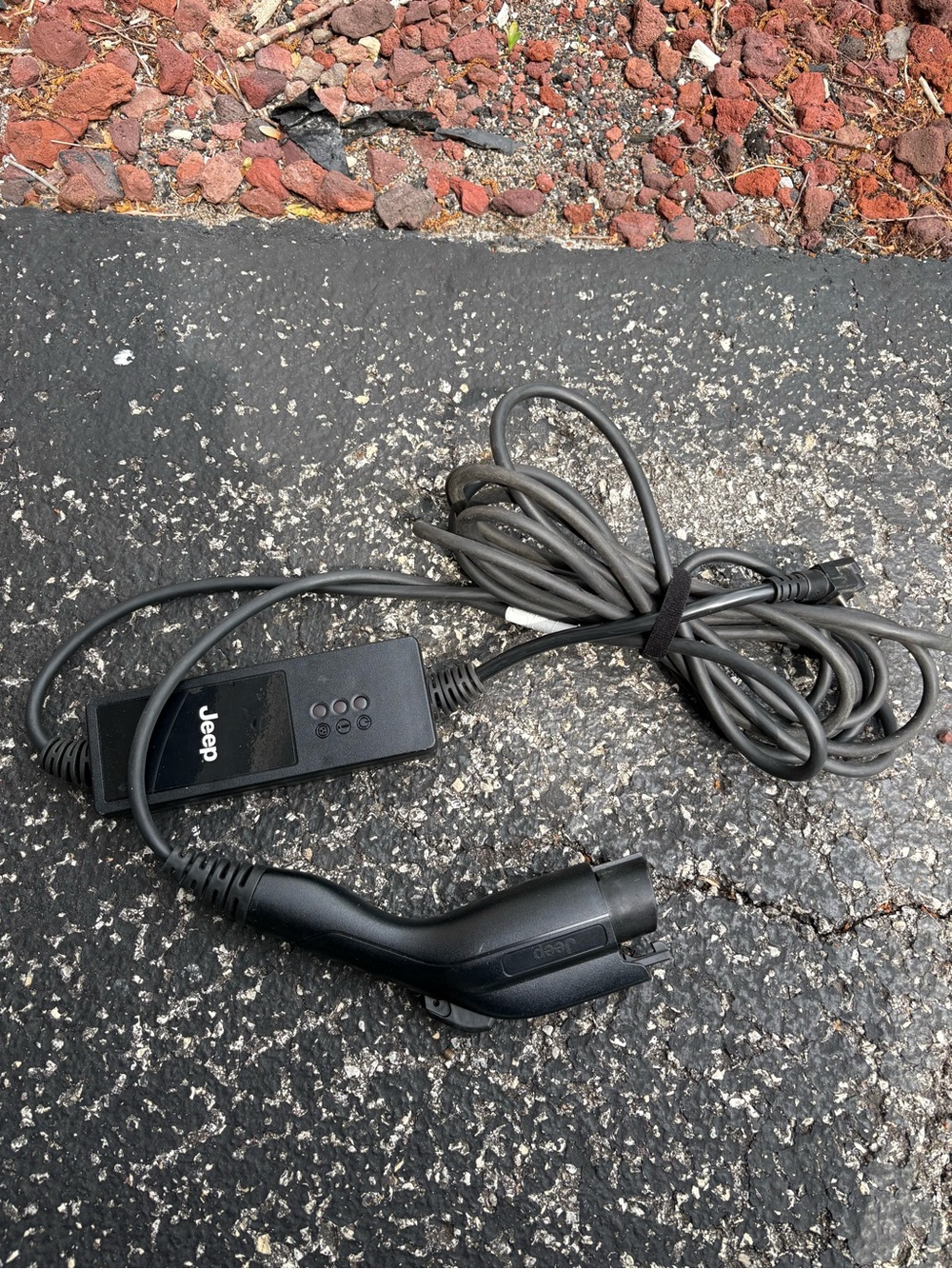 Jeep Grand Cherokee 4xe charger 05185049AD